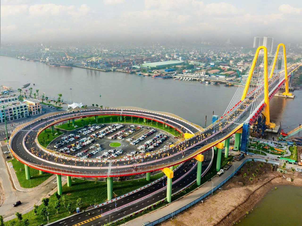 Thông cầu Hoàng Gia Vinhomes Vũ Yên